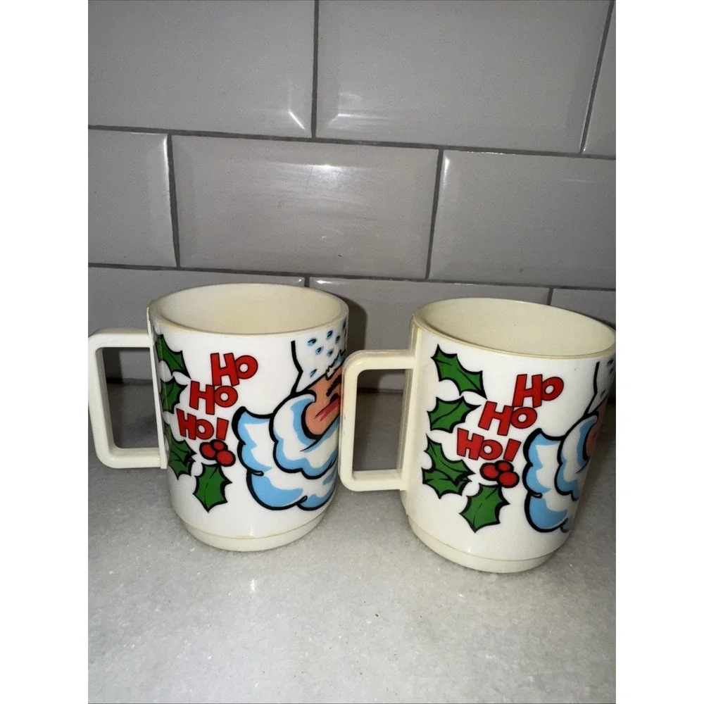 Set Of 2 Vintage Melamine SANTA CLAUS Merry Christmas HoHoHo CUP DEKA INC OLA005